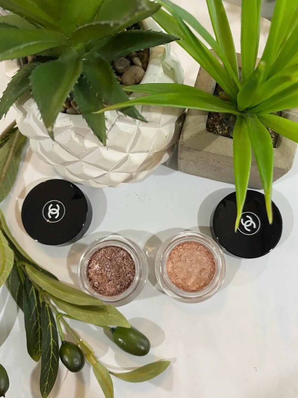 Chanel Set Of 2 #97 New Moon #82 Emerville Illusion De’ ombré Eyeshadows